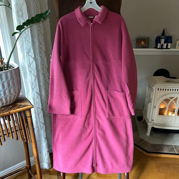 Women's Pink Fleece Robe - Picture 1 of 7